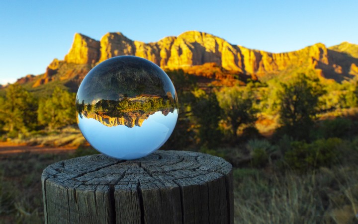 tn_900x450_1809_D2_CRYSTAL-BALL_ac8ea93